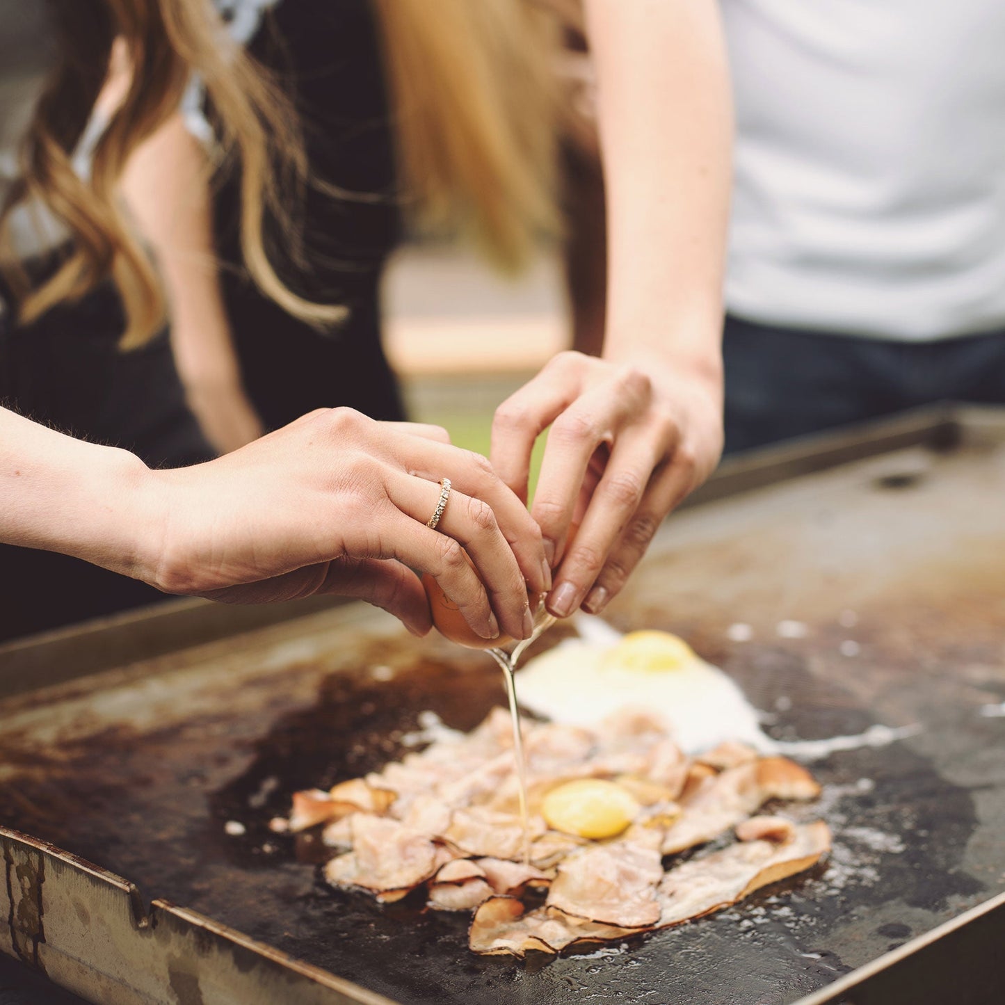 Razor Universal Rolling Prep Cart and 25 Inch Double Burner LP Propane Gas Grill - Home OXO