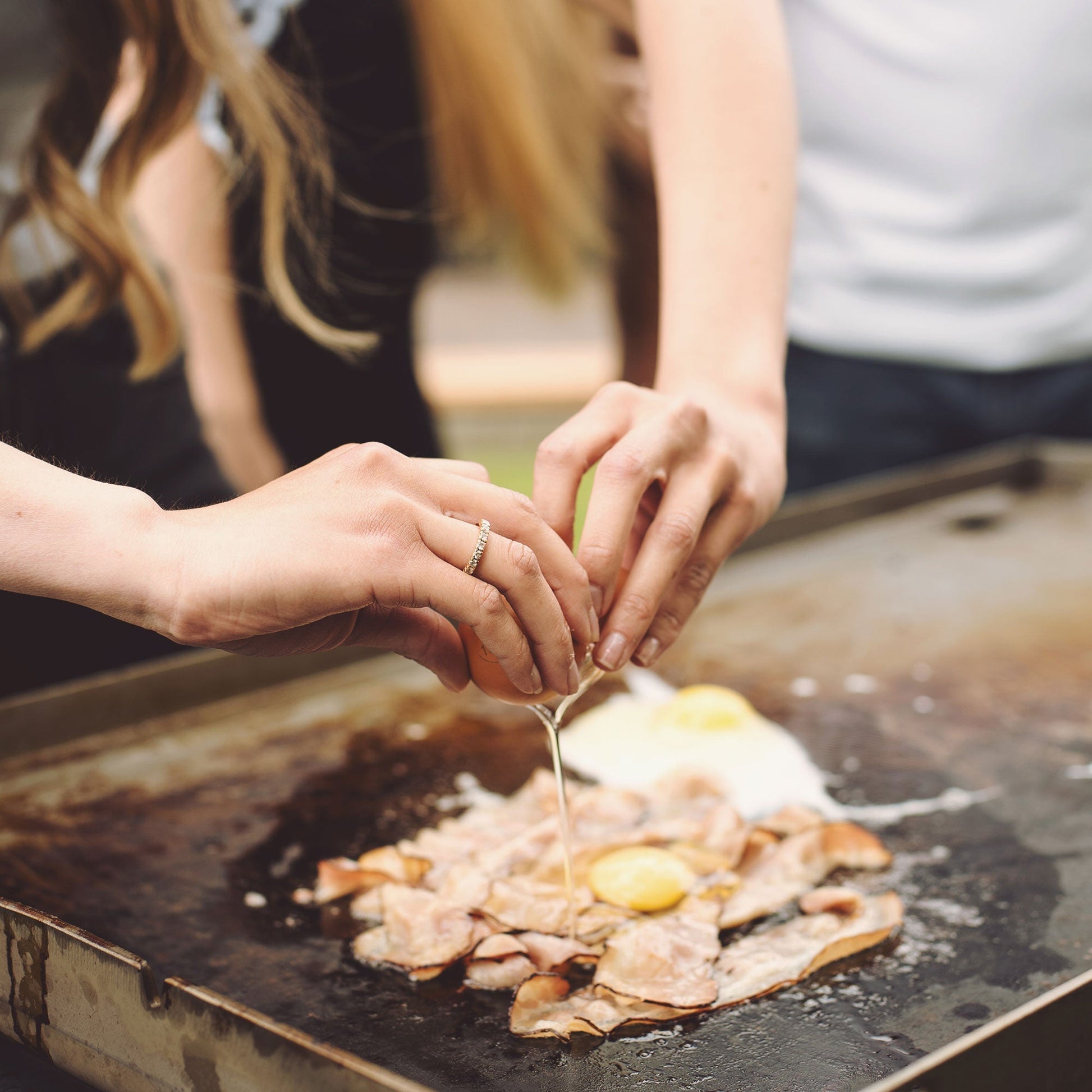 Razor Universal Rolling Prep Cart and 25 Inch Double Burner LP Propane Gas Grill - Home OXO