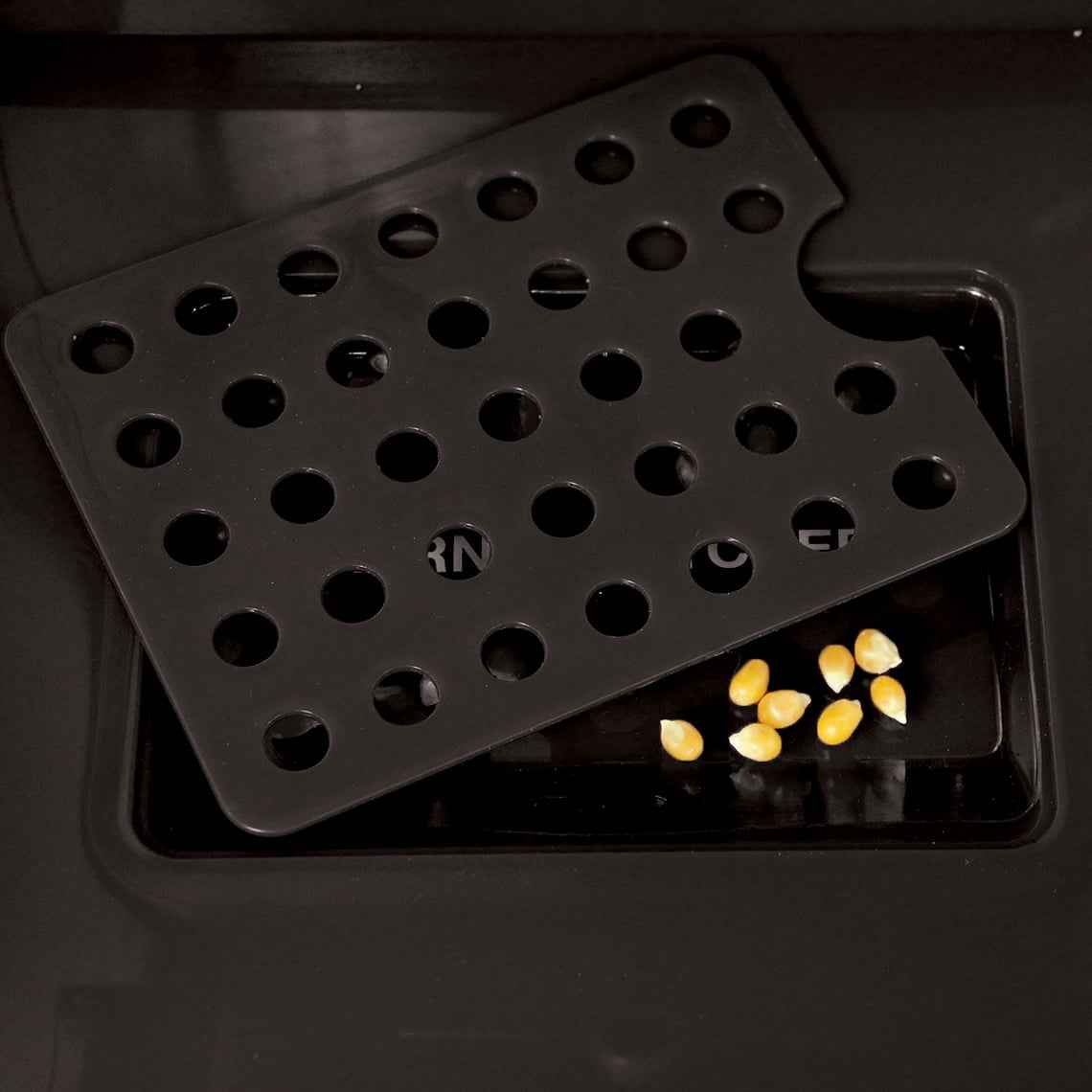 West Bend 82515B Hot Oil Theater Style Popper Machine with Nonstick Kettle Includes Measuring Cup Oil and Popcorn Scoop, 4-Ounce, Black