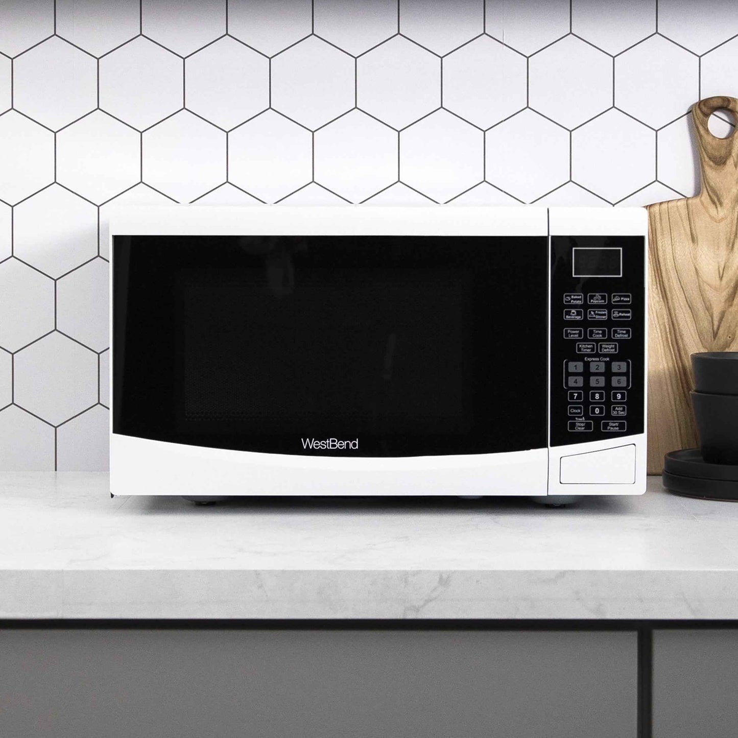 West Bend 0.9 cu. ft. Microwave Oven, in White (WBMW92W)