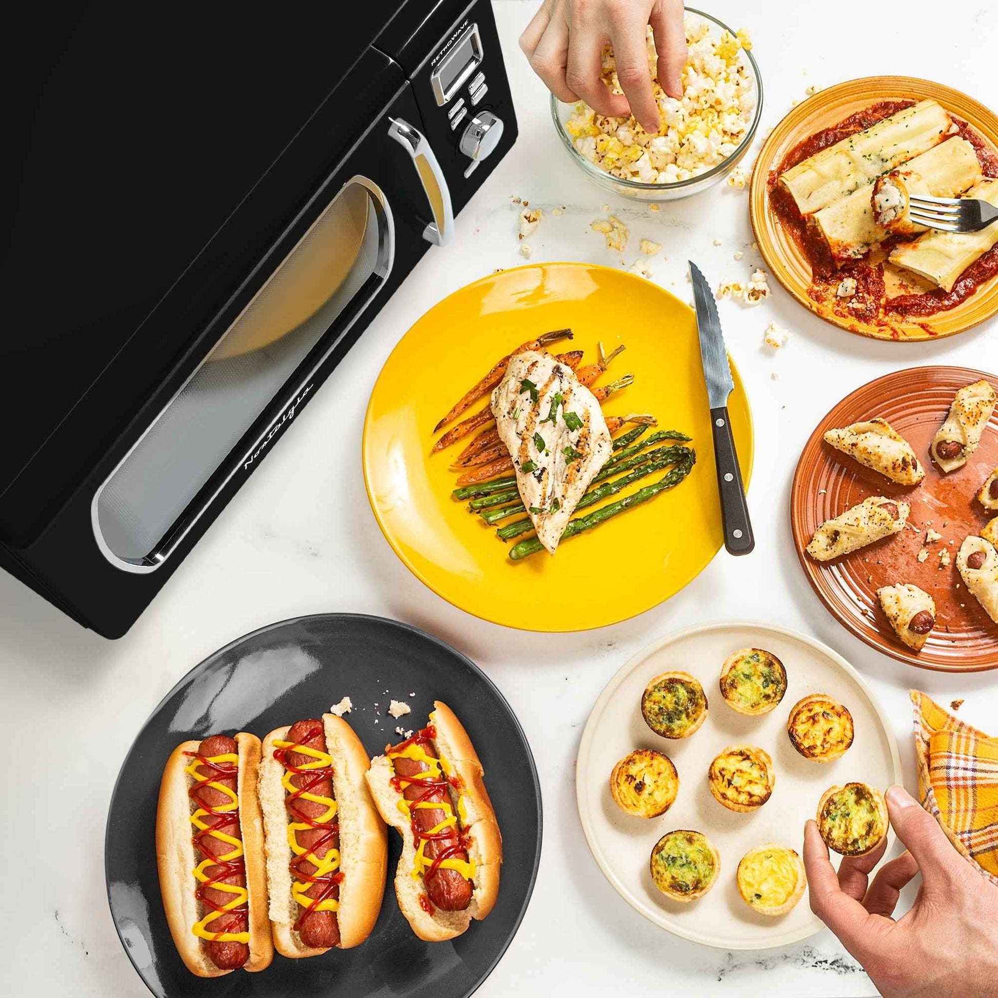 Nostalgia Mid-Century Retro 0.9 Cu. Ft. 900-Watt Microwave Oven, Black