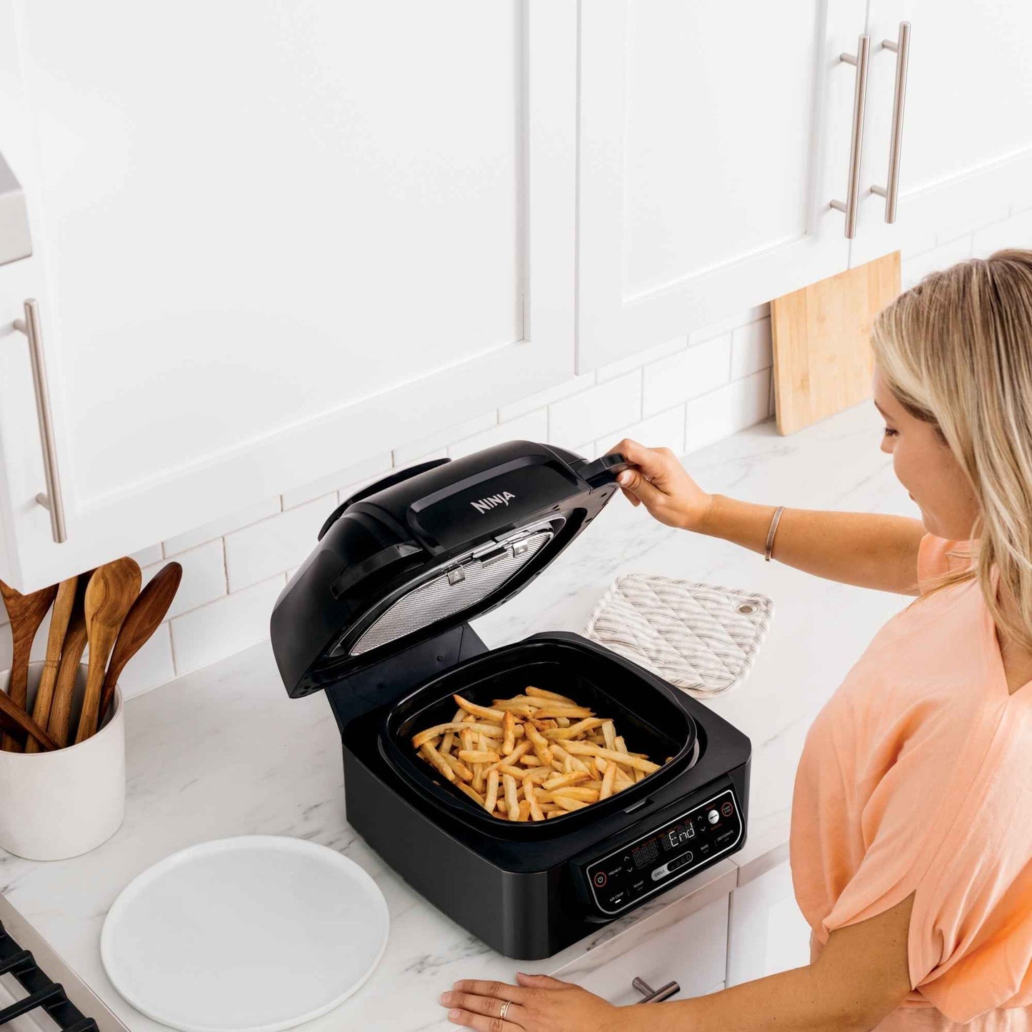 Ninja® Foodi™ Smart 5-in-1 Indoor Grill with 4-Quart Air Fryer, Roast, Bake, Dehydrate, and Smart Cook System, LG451BK