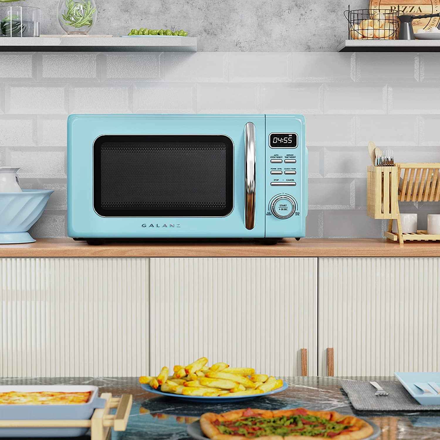 Galanz GLCMKZ11BER10 Retro Countertop Microwave Oven with Auto Cook & Reheat, Defrost, Quick Start Functions, Easy Clean with Glass Turntable, Pull Handle, 1.1 cu ft, Blue