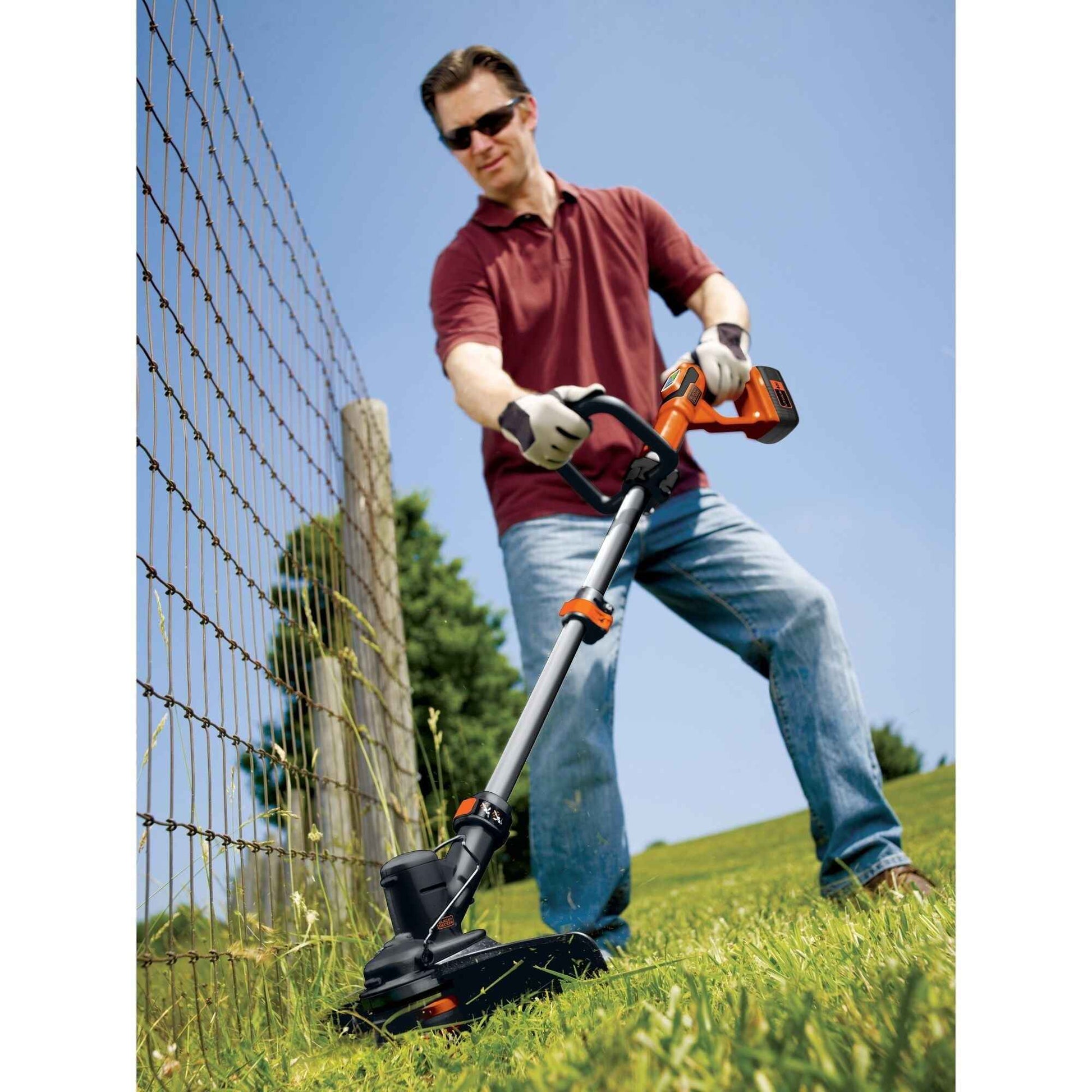 BLACK+DECKER 40V MAX* 13 inch, 2 in 1 Cordless String Trimmer/Edger with POWERCOMMAND Kit, LST136