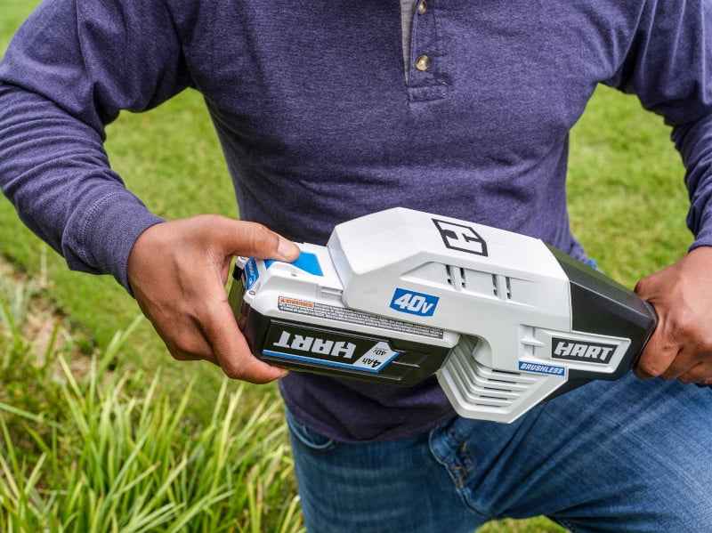HART 40-Volt 15-inch SUPERCHARGE Carbon Fiber Shaft String Trimmer Kit, (1) 4.0 Lithium-Ion Battery