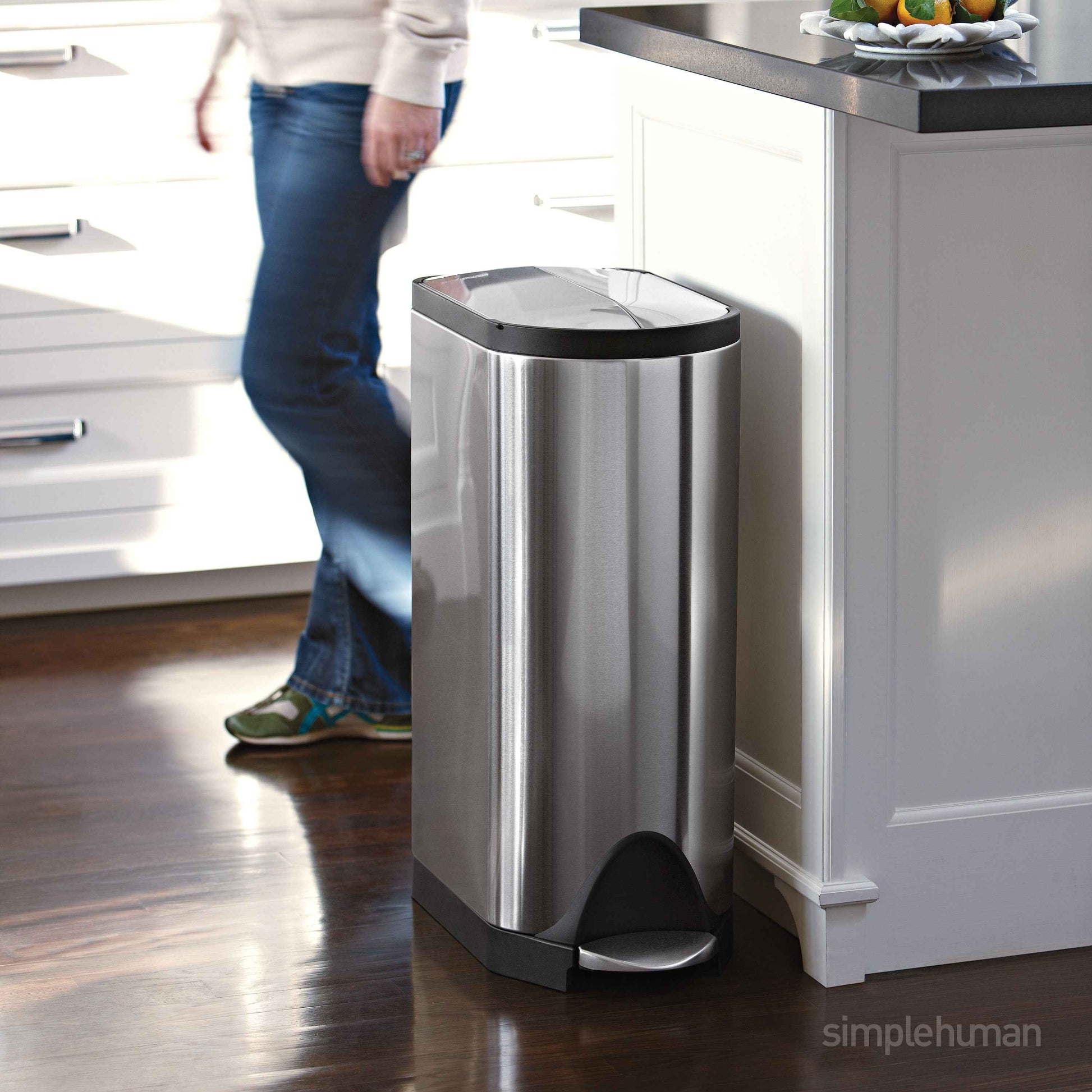 simplehuman 30 Liter / 8 Gallon Stainless Steel Butterfly Lid Kitchen Step Trash Can, Brushed Stainless Steel