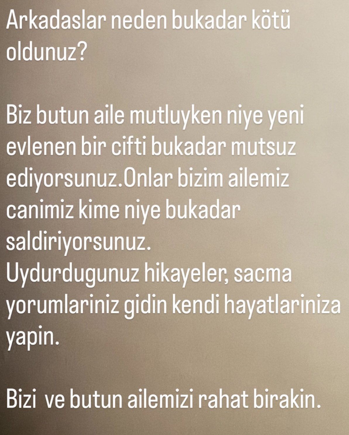 Burak Ozcivit stops the argument and protects his family