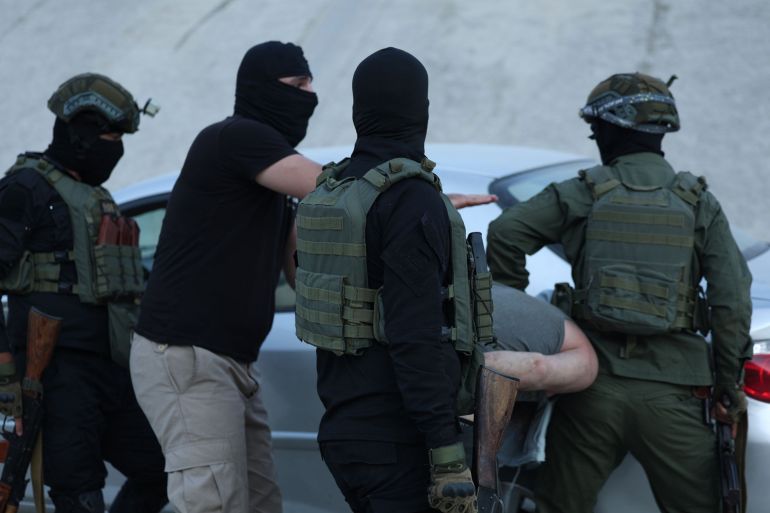 The Idlib Governorate's Internal Security Command, in cooperation with the General Intelligence Service, conducted a quality security operation targeting an ISIS-linked terrorist cell in the Harem area, SANA Agency.