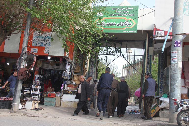 Halabja is a strategic point for trade between Iraq and Iran, and its most famous border crossings are the ports of Shushmi-Tuila and Bashta (Al Jazeera) 2.