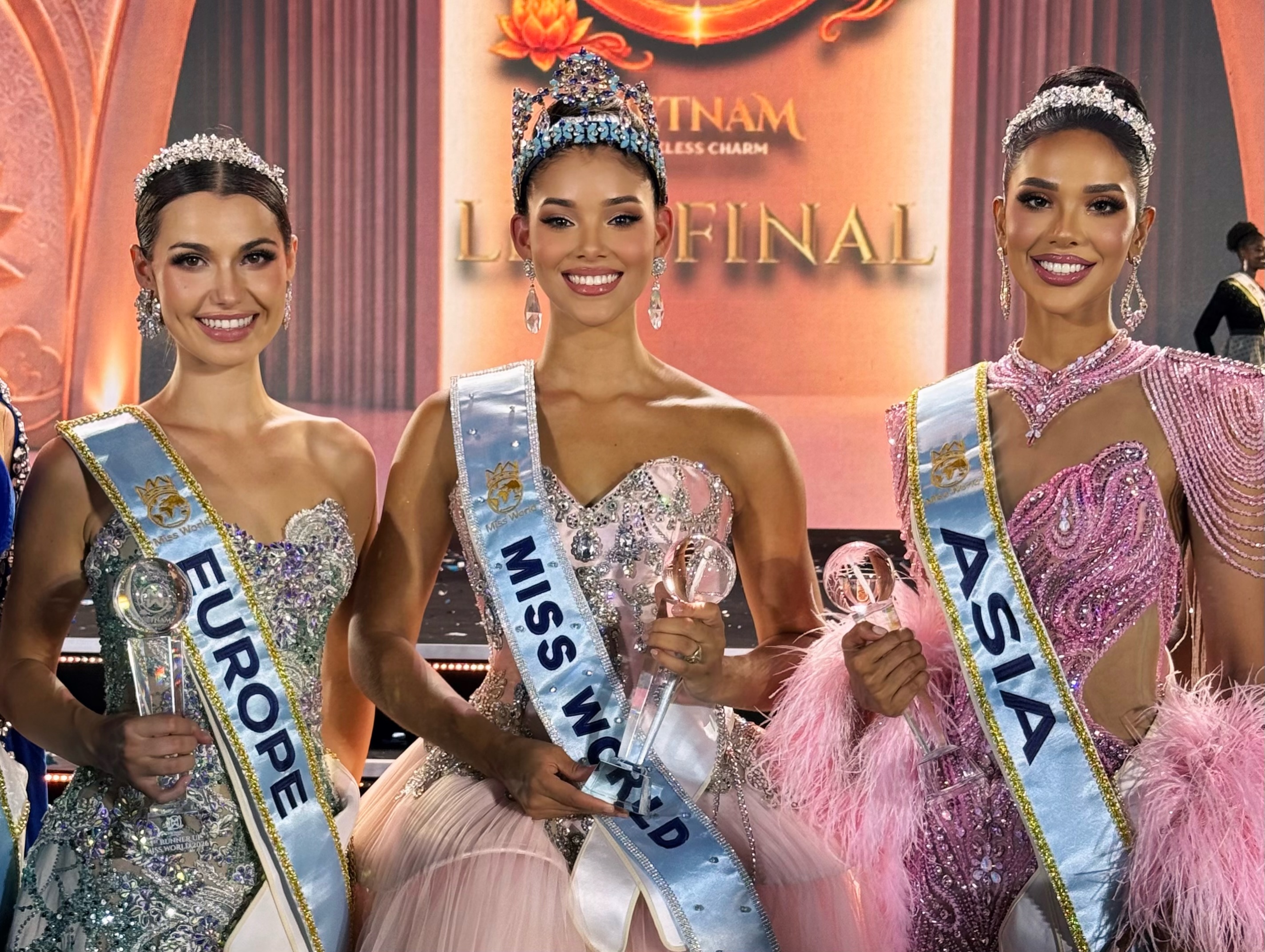 Miss World 2026 Johiri Mola with first runner-up Elizabeth Reynes Alabern of Spain (left) and second runner-up Tanusia Chetti of Malaysia (right)