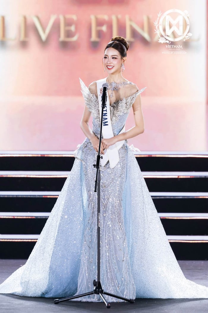 The international audience received a mixed response to Bao Ngoc's entry into the top six of the Miss Universe pageant.
