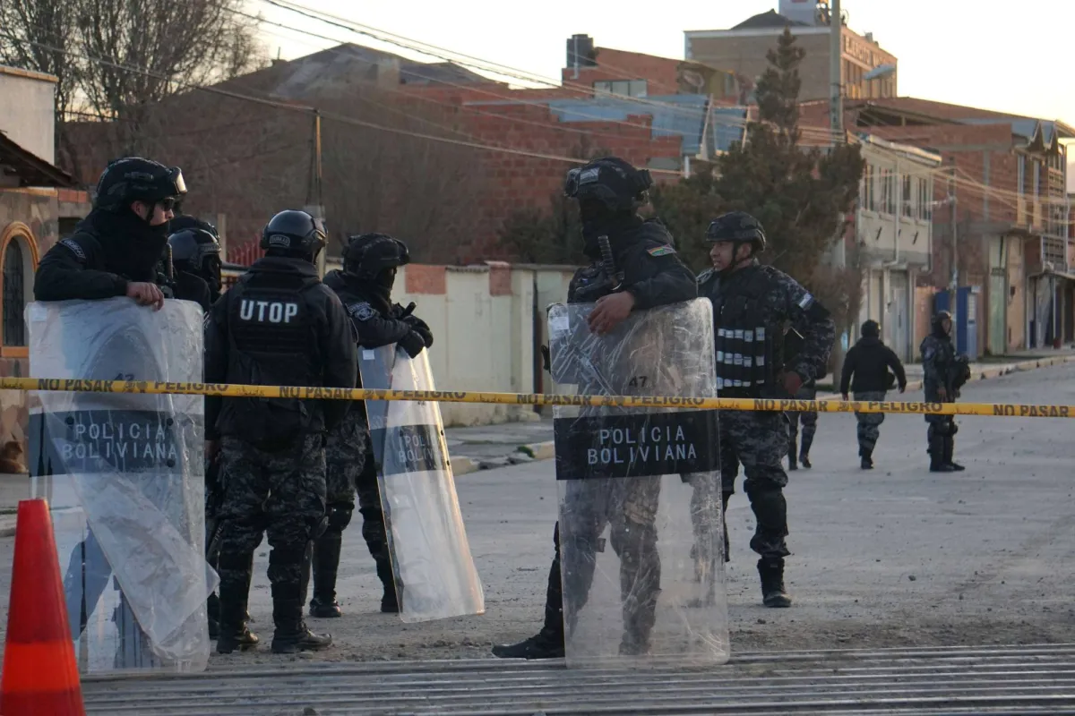 Bolivia: At least 10 people were killed in an explosion at a military barracks