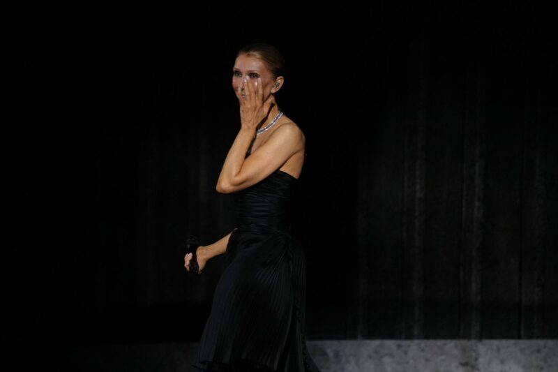 Celine Dion's Night in Paris... a loud and anticlimactic return