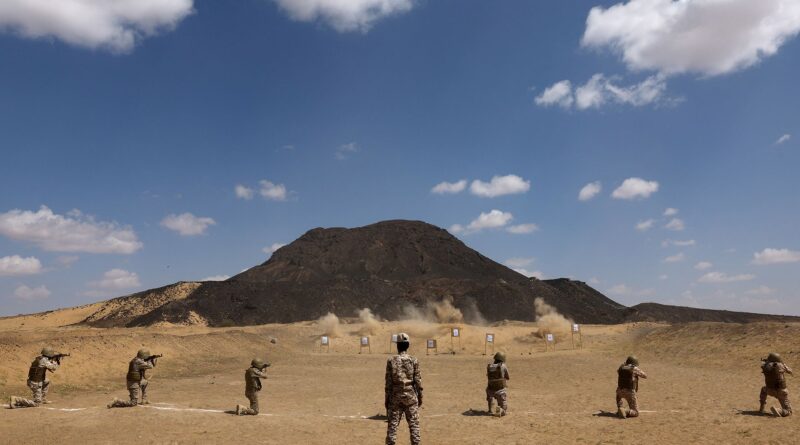 Fighting resumed in Taiz and Yemeni airstrikes on Houthi positions in the West Bank.