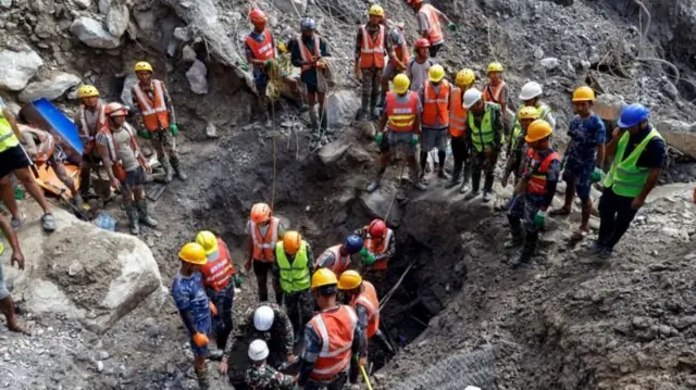 Nepal floods: Two workers rescued alive, search continues for more survivors – BBC News Arabic