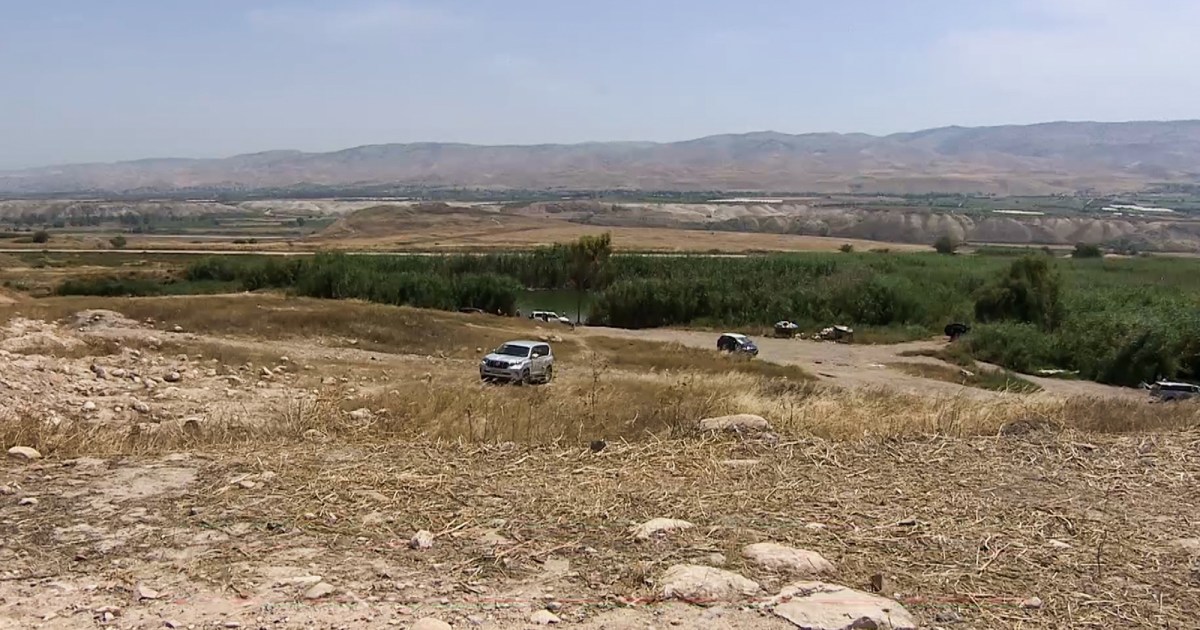 What does it mean to annex the West Bank and establish Israeli sovereignty over it?